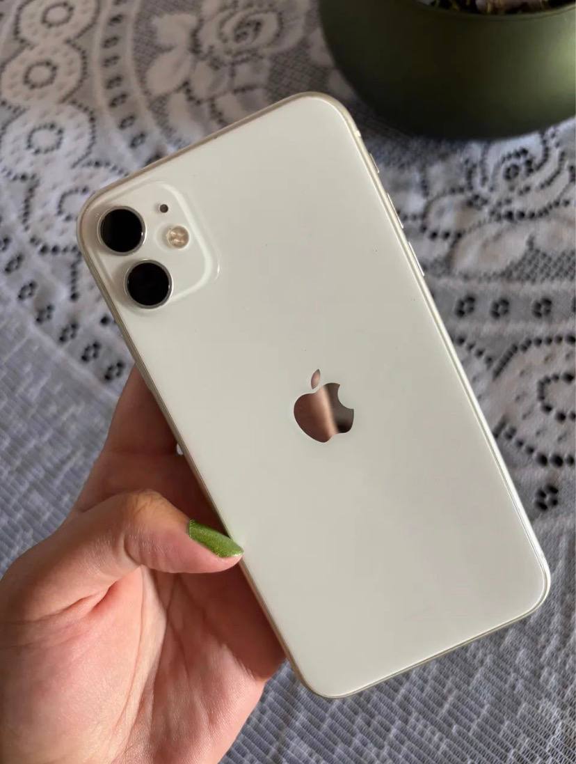 iPhone 11 64GB Branco
